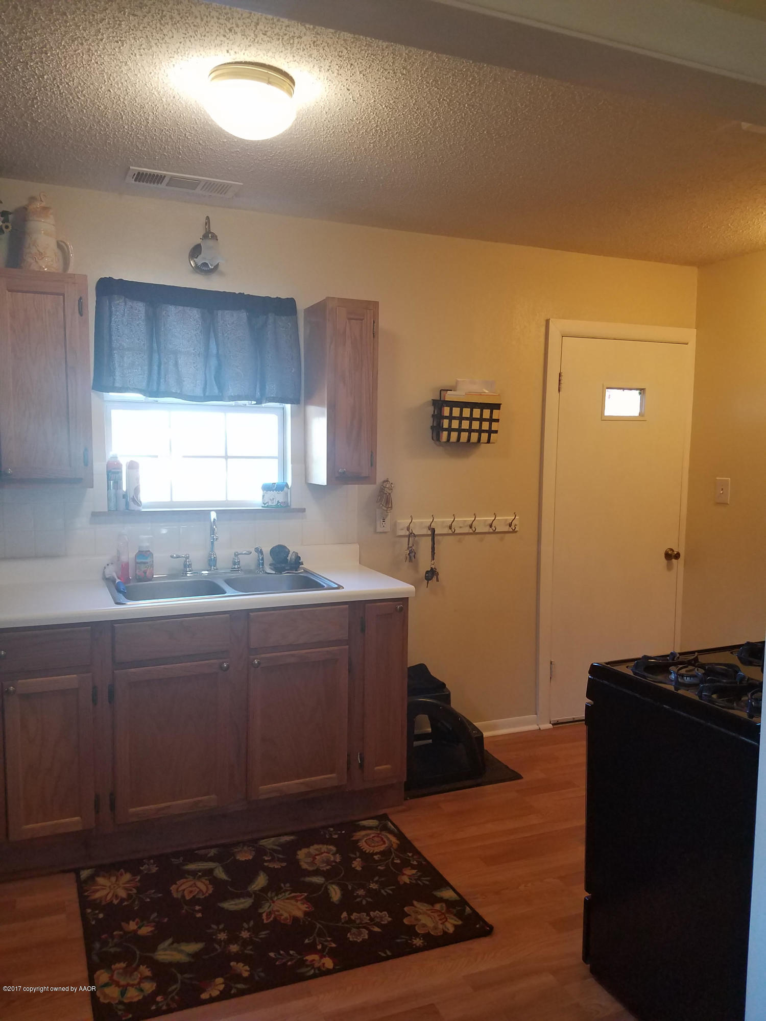 8524 River Road Amarillo, TX 79108 - Photo 3 of 35 Kitchen