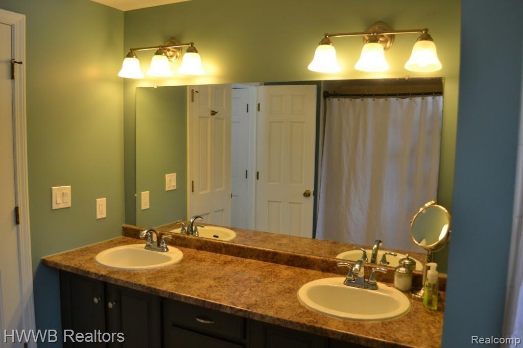 1545 Lomas Verdes Rochester Hills, MI 48306 - Photo 31 of 49