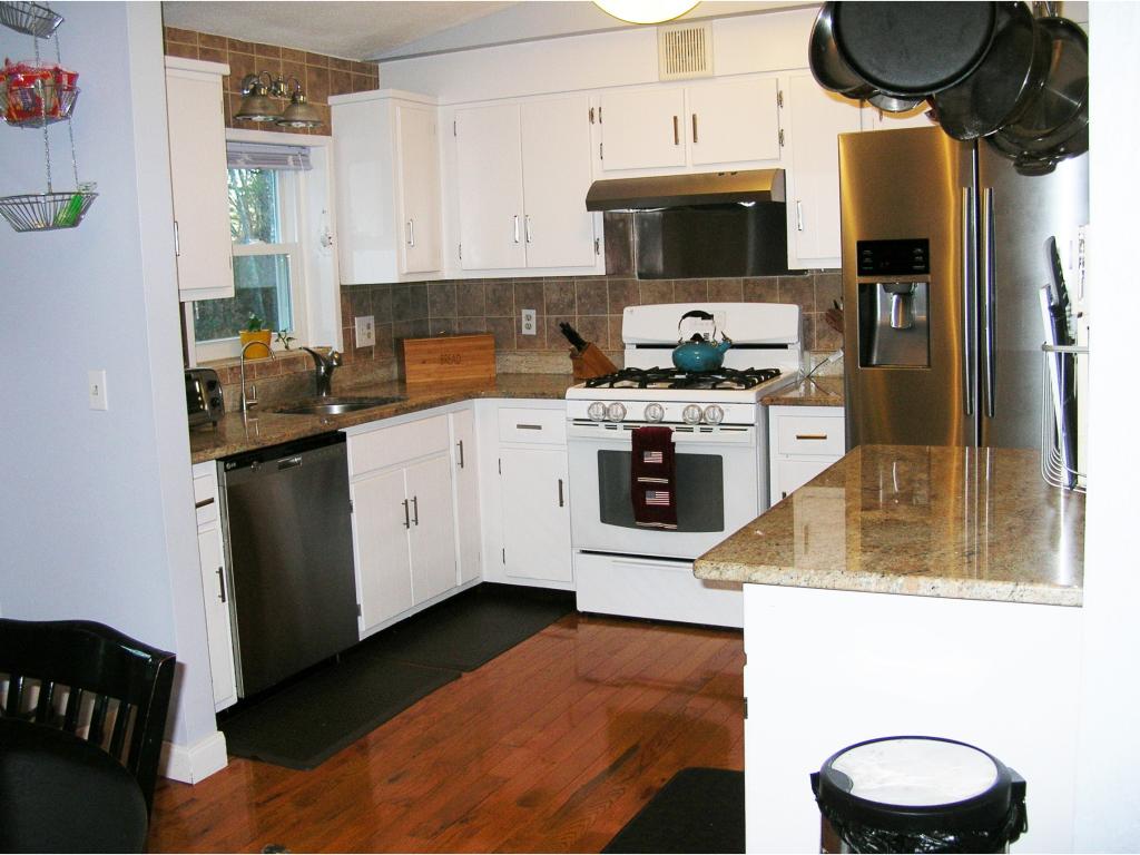 62 Lancaster Farm Road Salem, NH 03079 - Photo 2 of 29