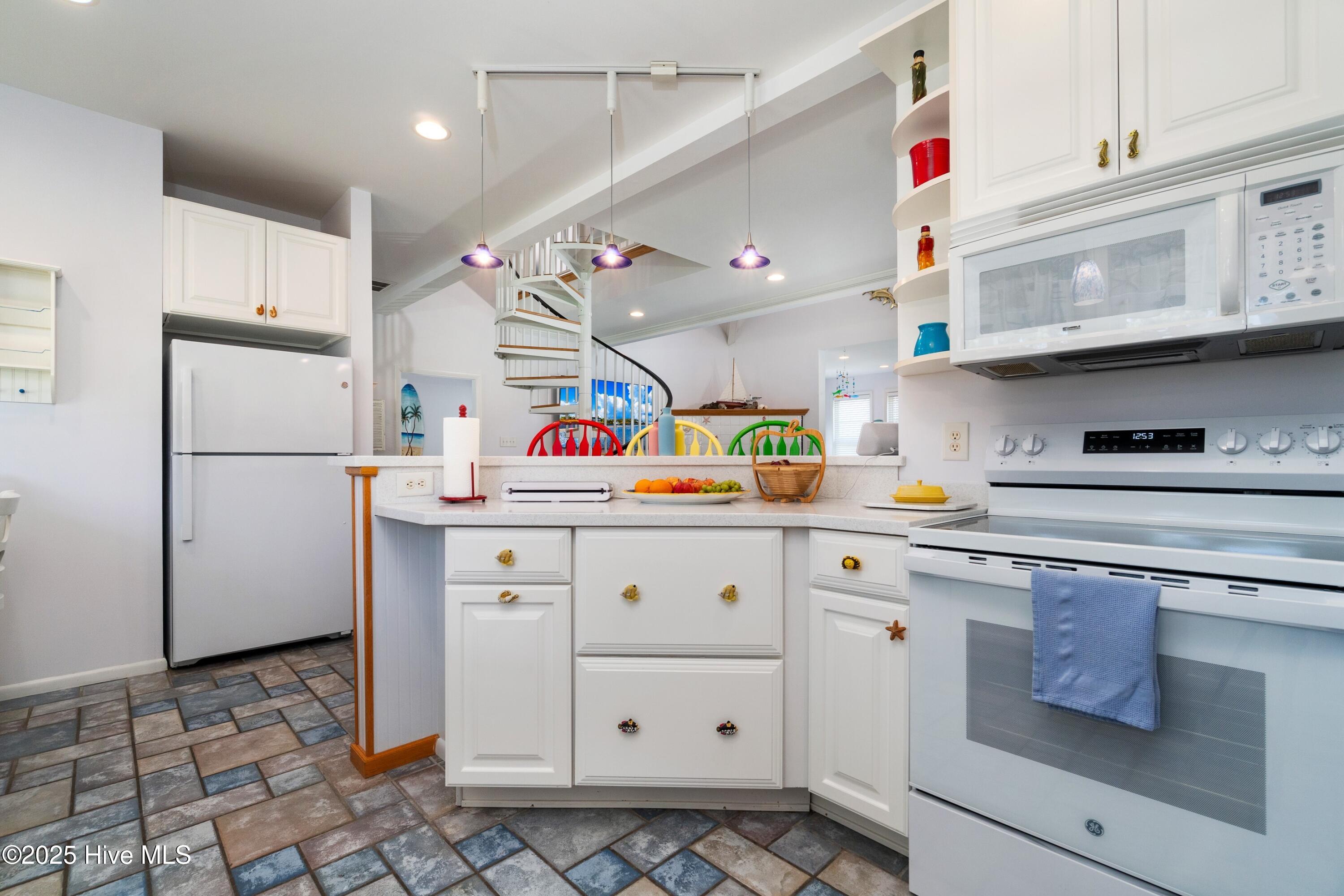 505 Ragan Road Oriental, NC 28571 - Photo 22 of 69 029_Kitchen