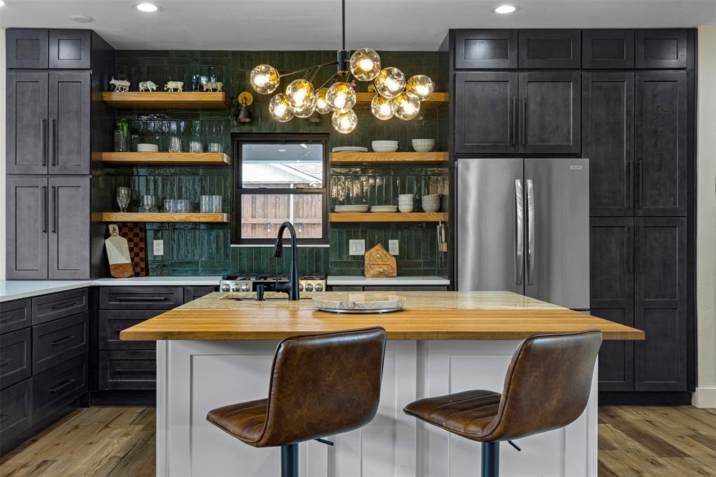 3371 Regent Drive Dallas, TX 75229 - Photo 6 of 36 Chef's dream kitchen!