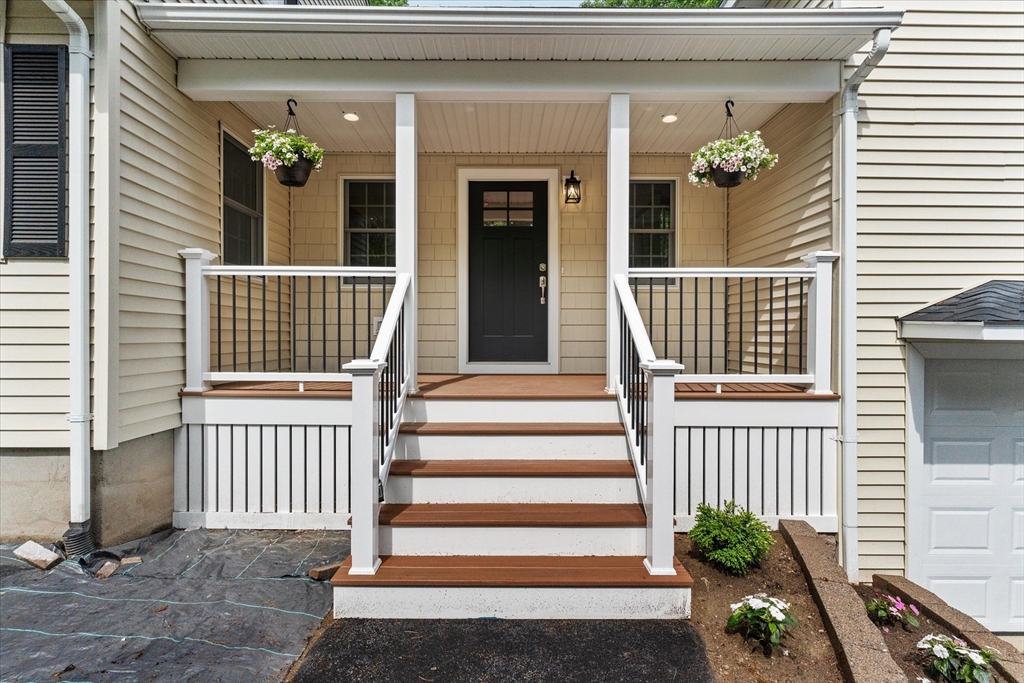 21 Babicz Road Tewksbury, MA 01876 - Photo 3 of 35 Gallery Image 3