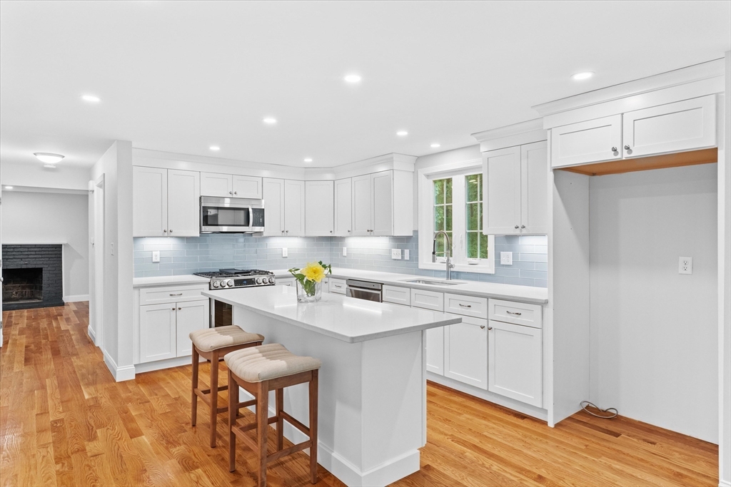 21 Babicz Road Tewksbury, MA 01876 - Photo 10 of 35 Gallery Image 10
