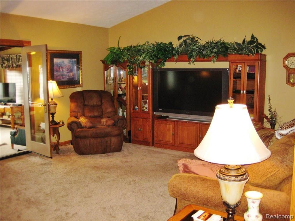 7374 Chilson Road Howell, MI 48843 - Photo 5 of 30