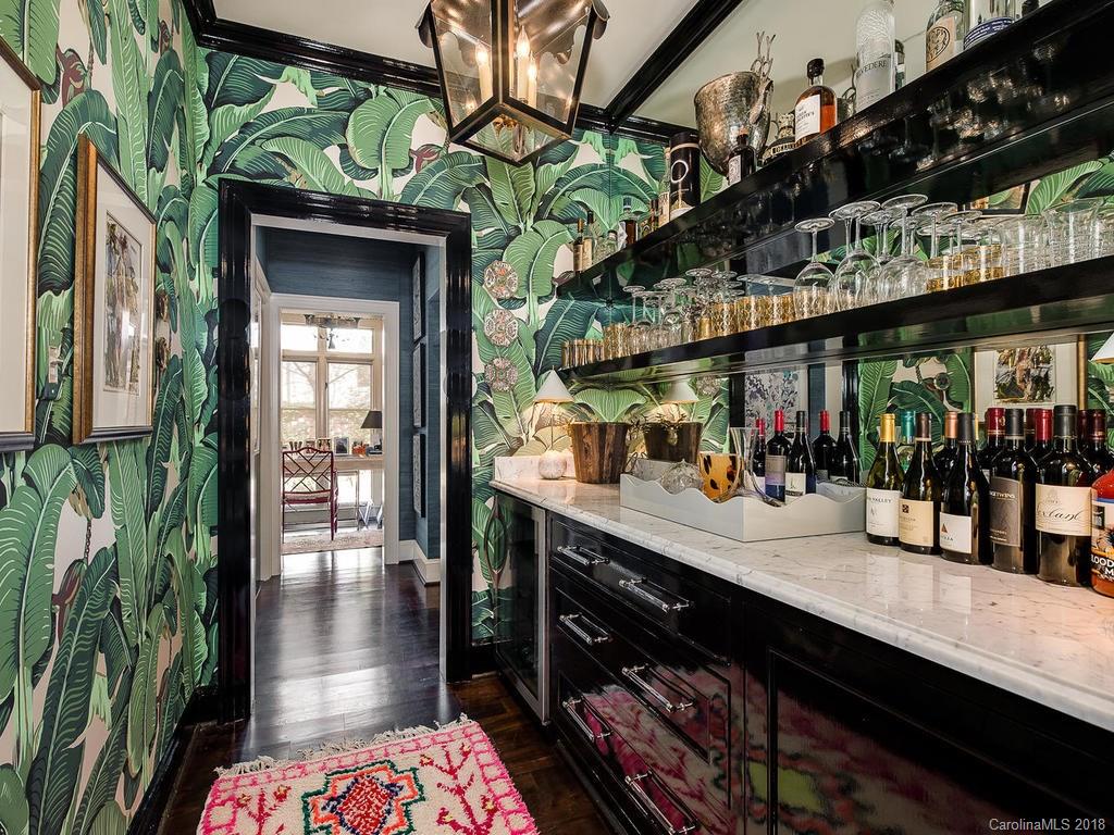 661 Colville Road Charlotte, NC 28207 - Photo 7 of 36 a view of outdoor space with seating area