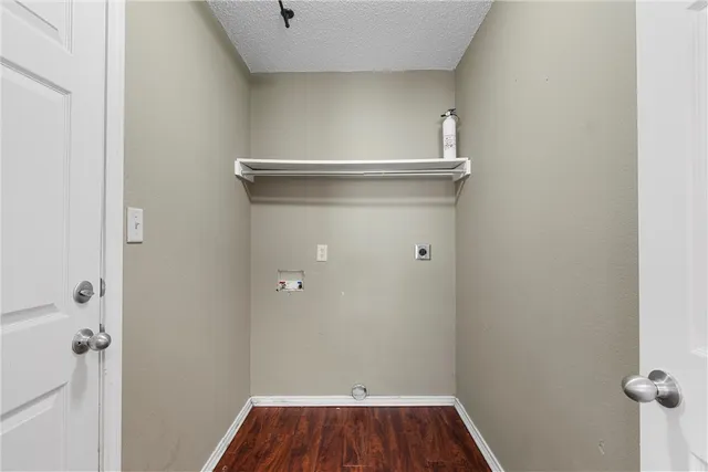 a view of a walk in closet