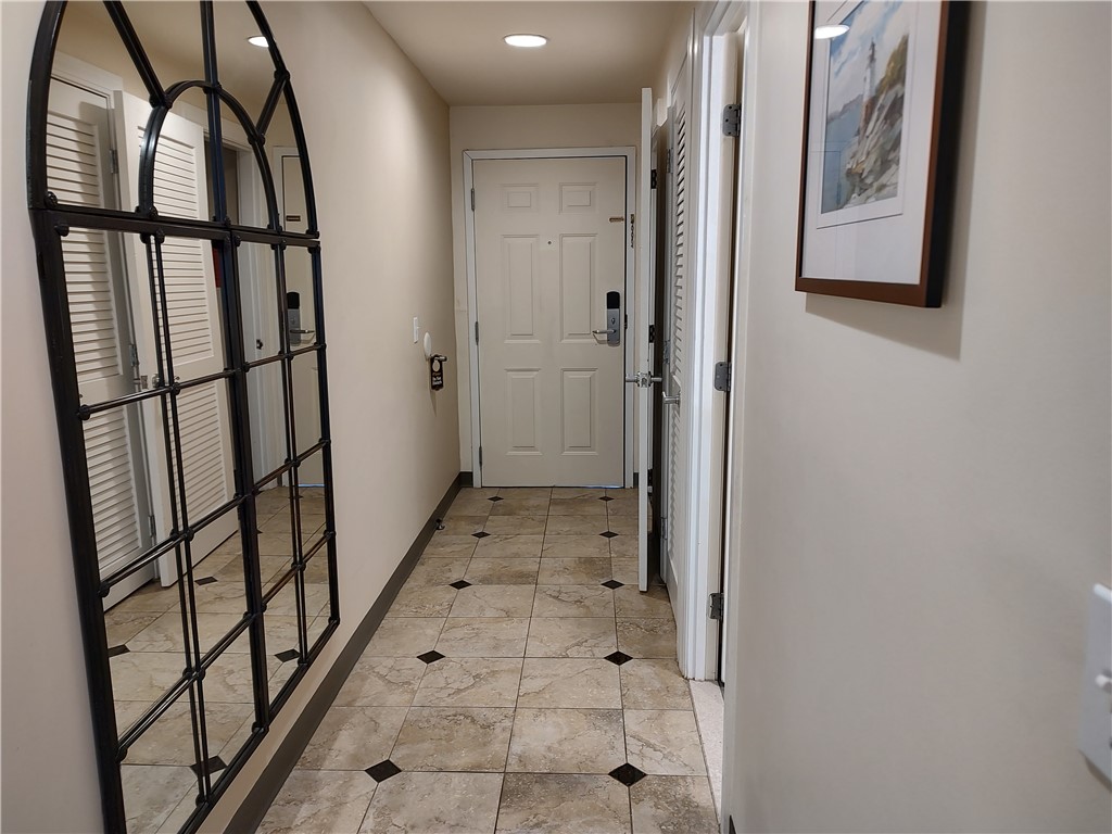 65 Ridge Road, Unit T45/W17 Newport, RI 02840 - Photo 10 of 30 Entrance Hall