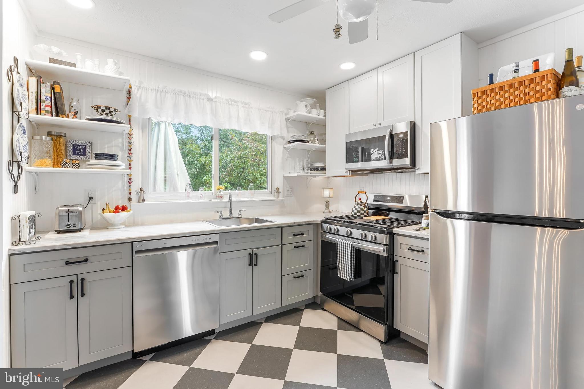 2707 Avon Avenue Reading, PA 19608 - Photo 13 of 35 Newly renovated!