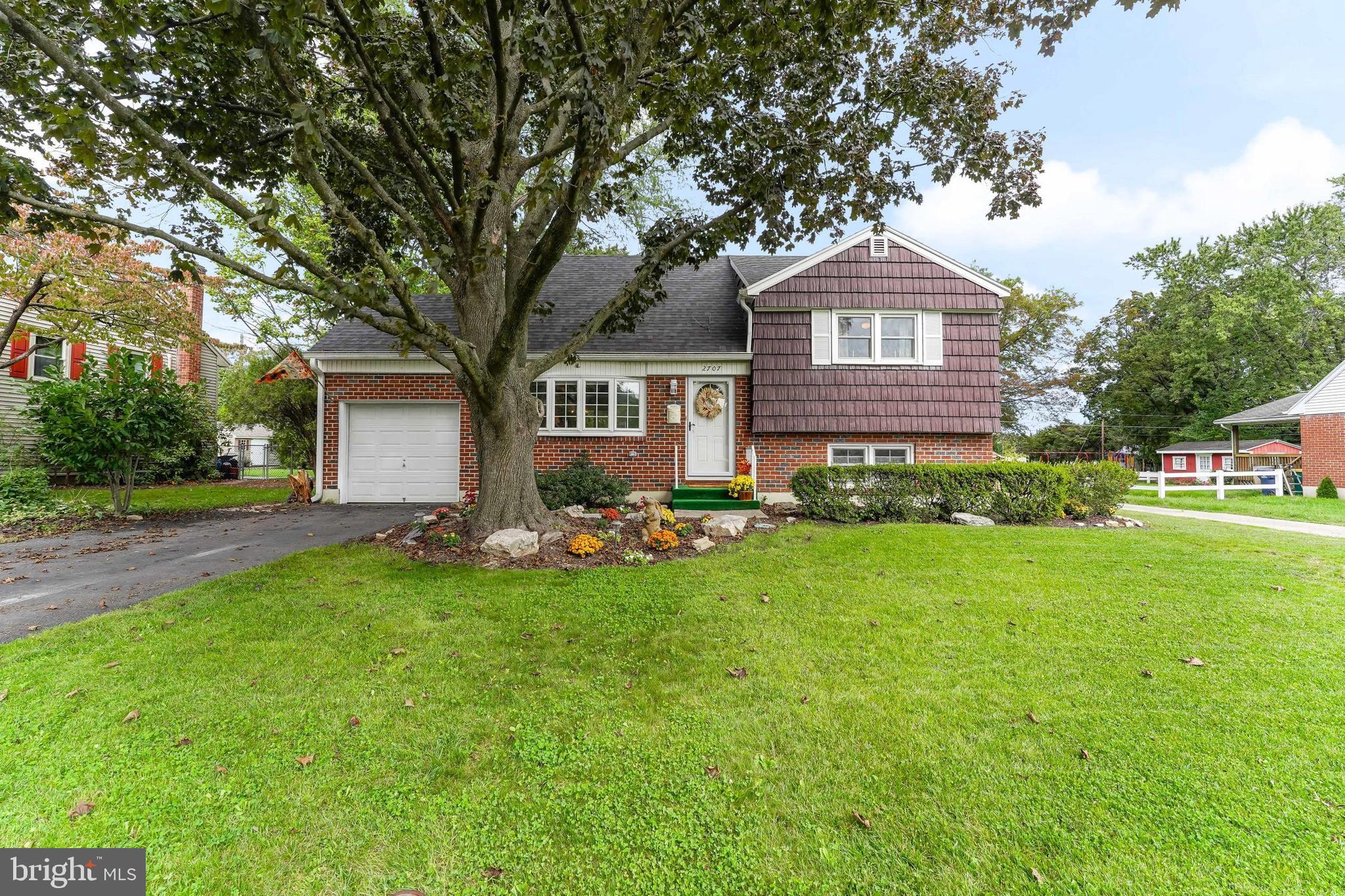 2707 Avon Avenue Reading, PA 19608 - Photo 2 of 35 Front view