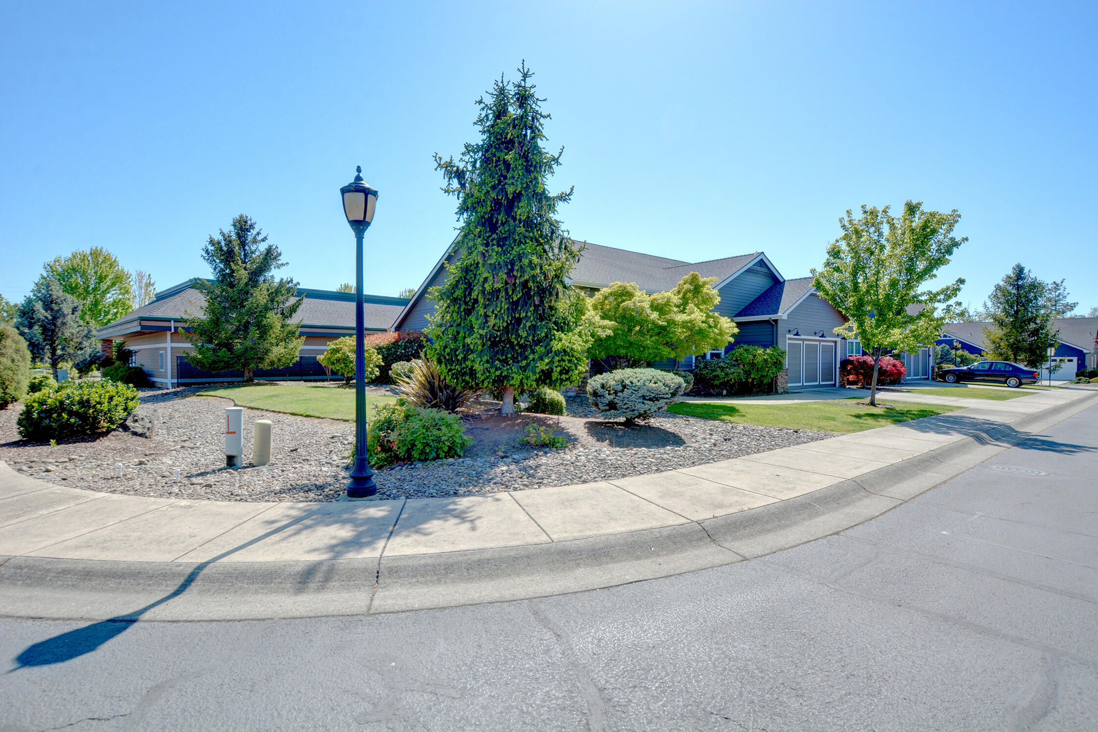 108 Sandridge Way Eagle Point, OR 97524 - Photo 14 of 55 DSC_6230_1_2Interior Custom Settings
