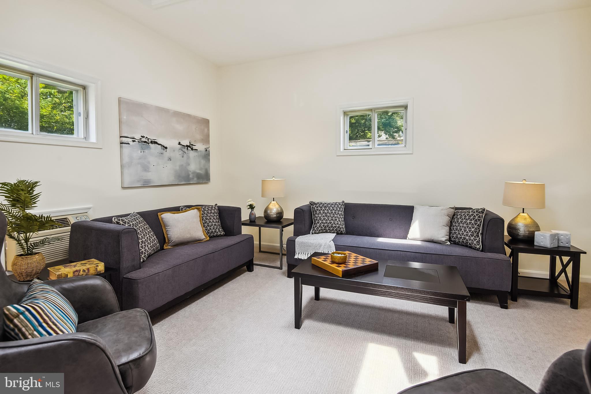 204 Russell Road Alexandria, VA 22301 - Photo 15 of 56 Family Room