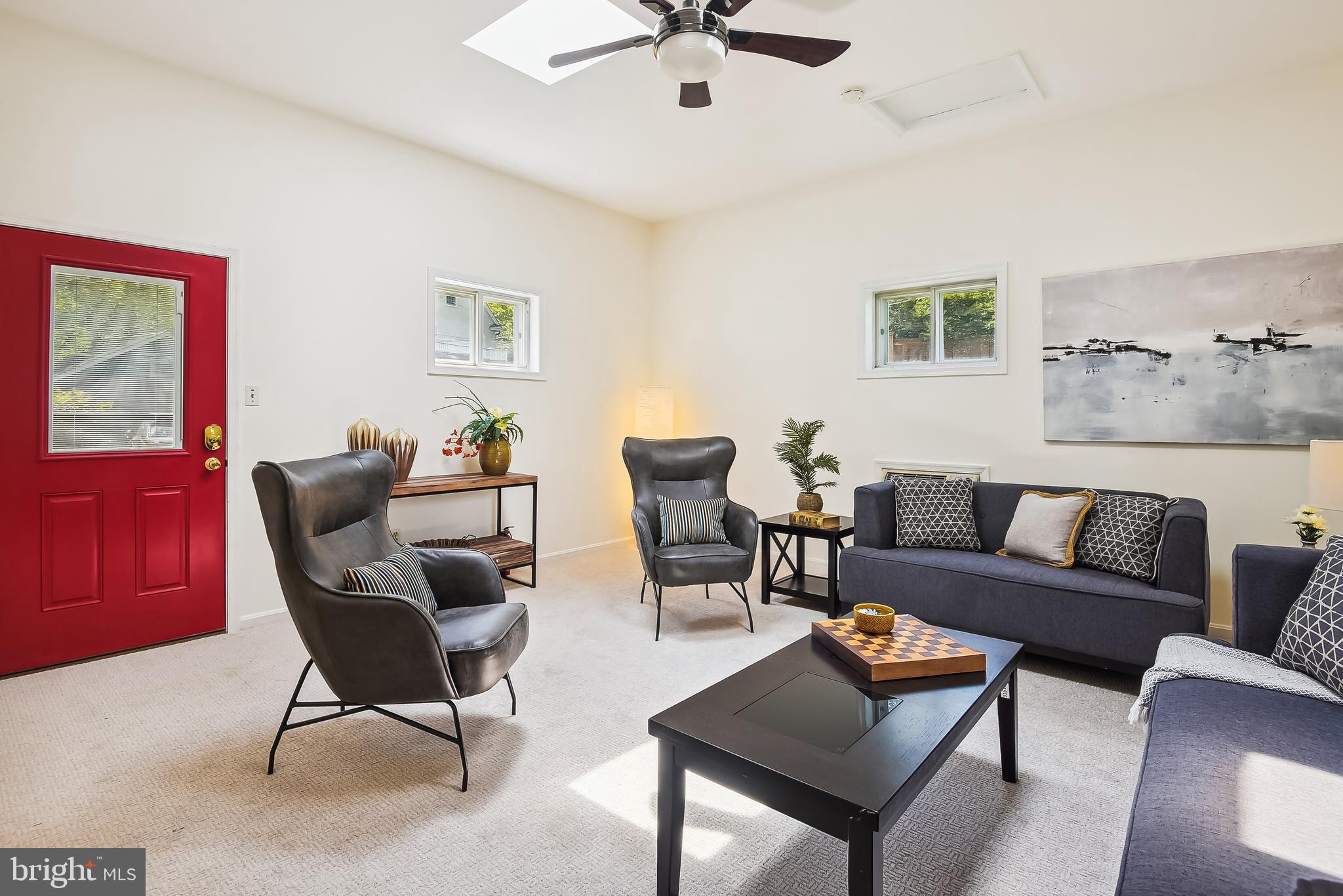 204 Russell Road Alexandria, VA 22301 - Photo 16 of 56 Family Room
