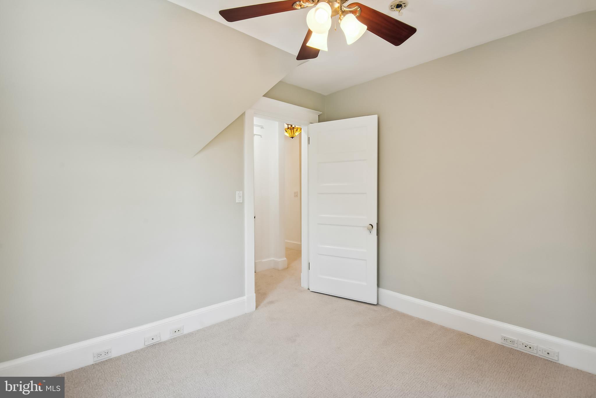 204 Russell Road Alexandria, VA 22301 - Photo 32 of 56 Bedroom 3
