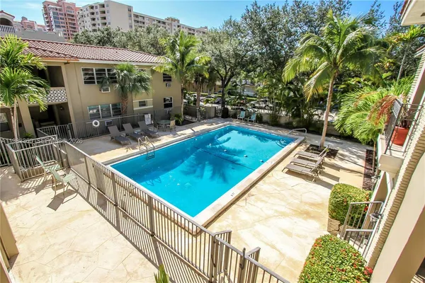 $2,995 | 125 Edgewater Drive, Unit 1, Coral Gables, FL 33133