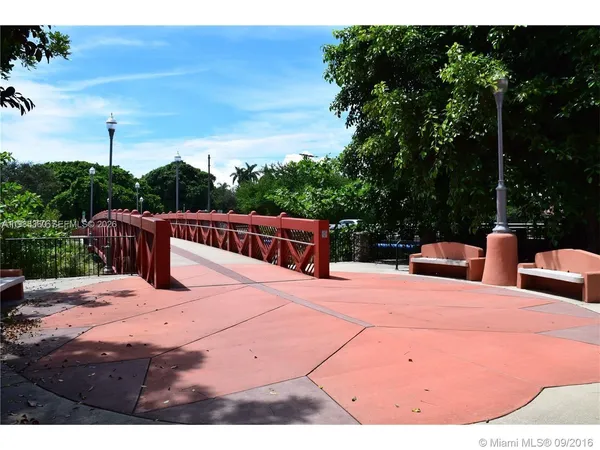 $2,995 | 125 Edgewater Drive, Unit 1, Coral Gables, FL 33133
