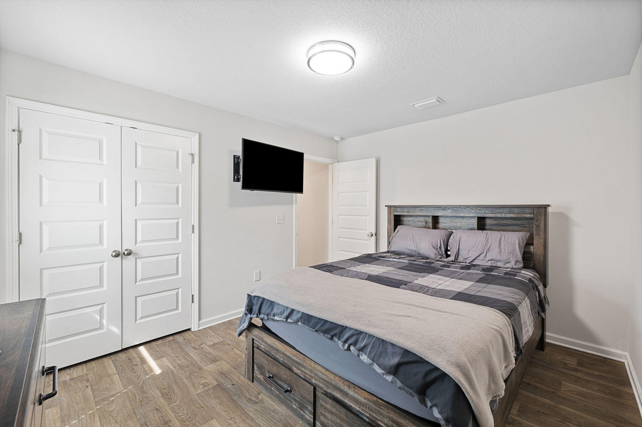 324 This Way Freeport, FL 32439 - Photo 26 of 70 Guest room