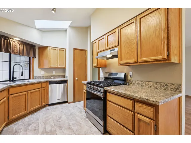 $475,000 | 4060 Southwest 8th Street, Gresham, OR 97030