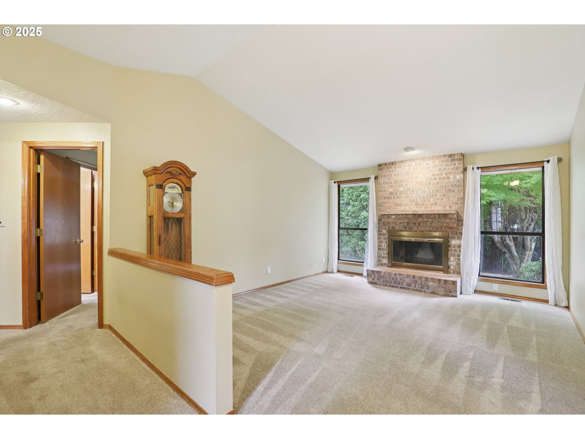 4060 Southwest 8th Street Gresham, OR 97030 - Photo 4 of 38