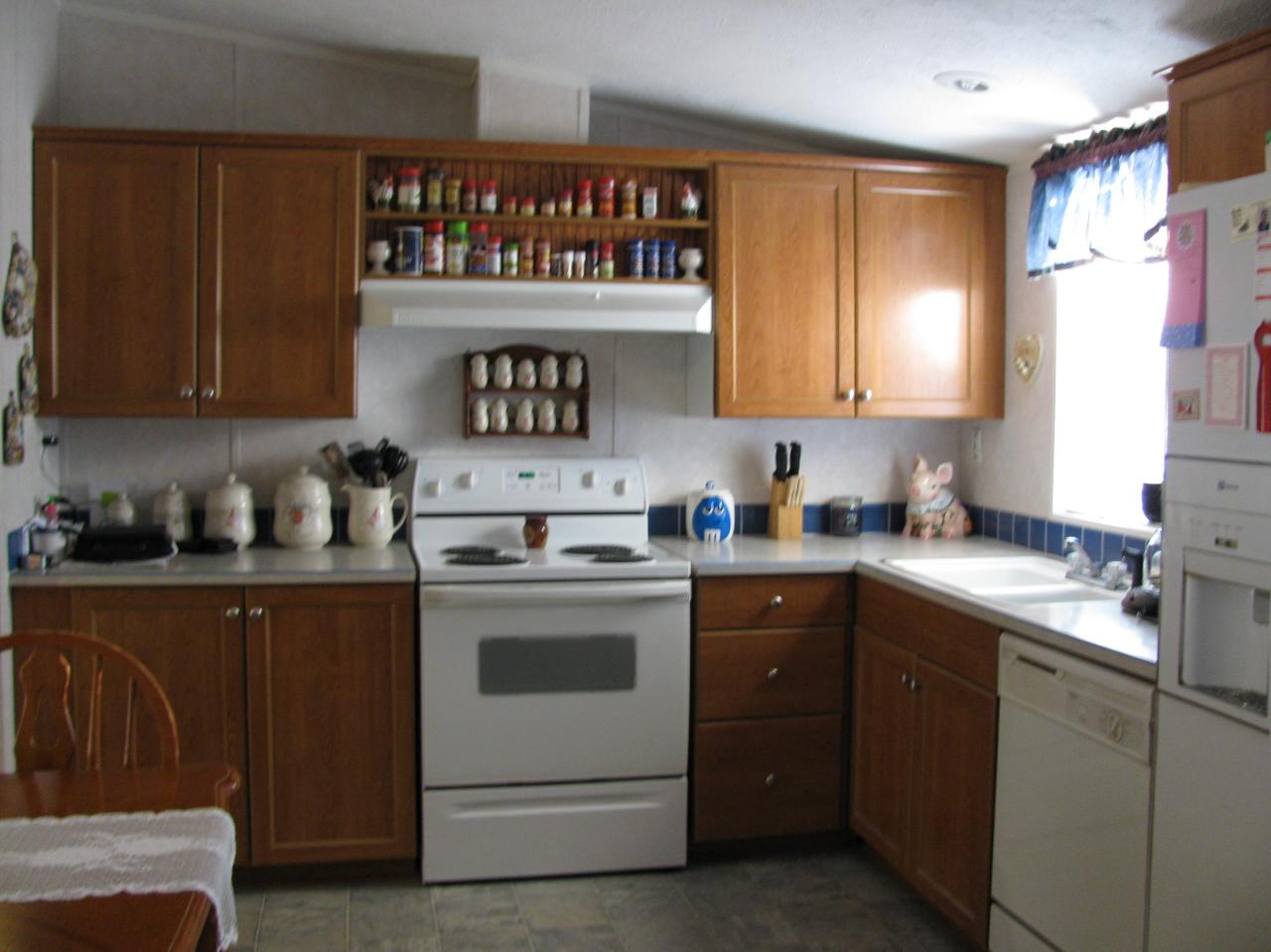 624 West Miami Road Globe, AZ 85501 - Photo 3 of 7 Kitchen