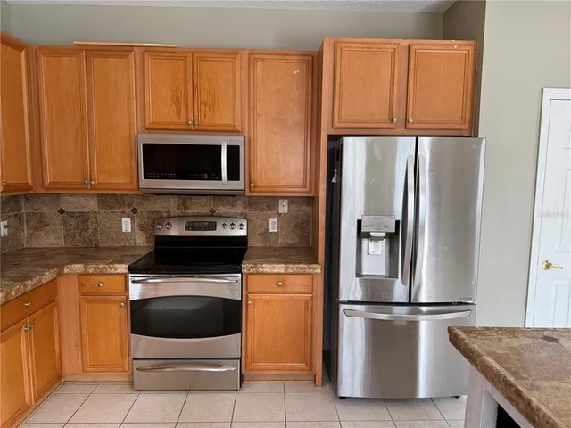 $3,000 | 1037 Berkeley Drive, Kissimmee, FL 34744