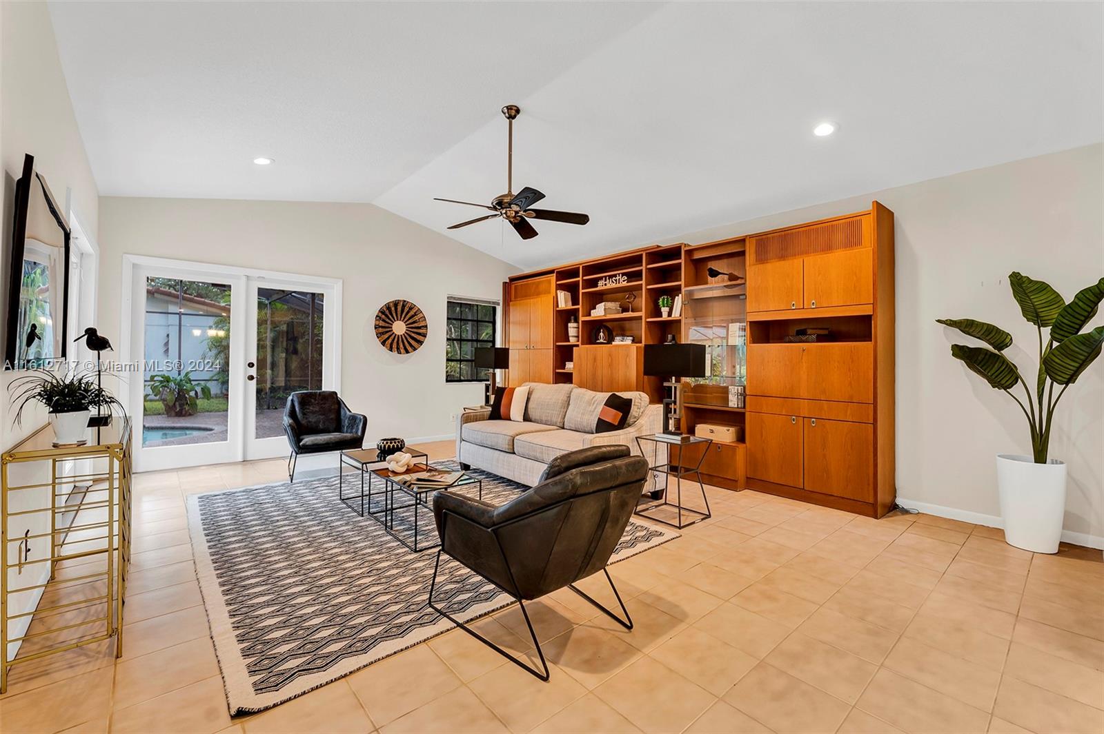 3771 North Park Road Hollywood, FL 33021 - Photo 14 of 62