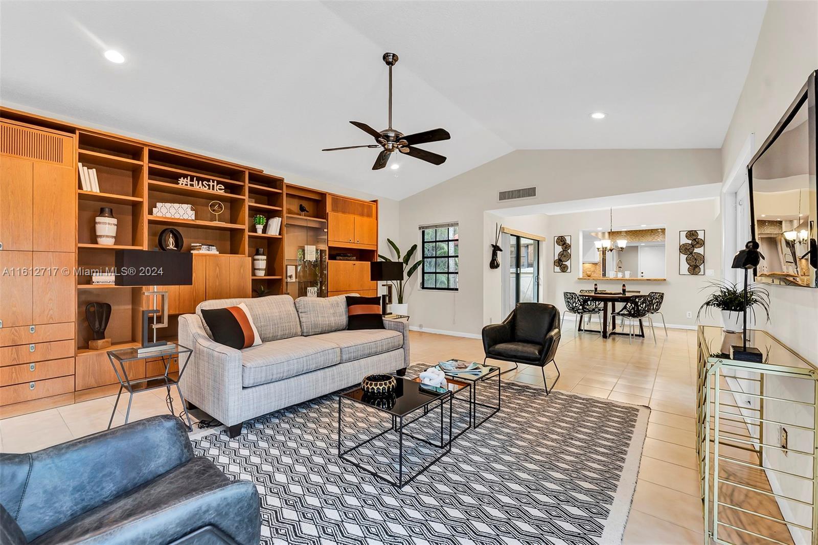 3771 North Park Road Hollywood, FL 33021 - Photo 15 of 62