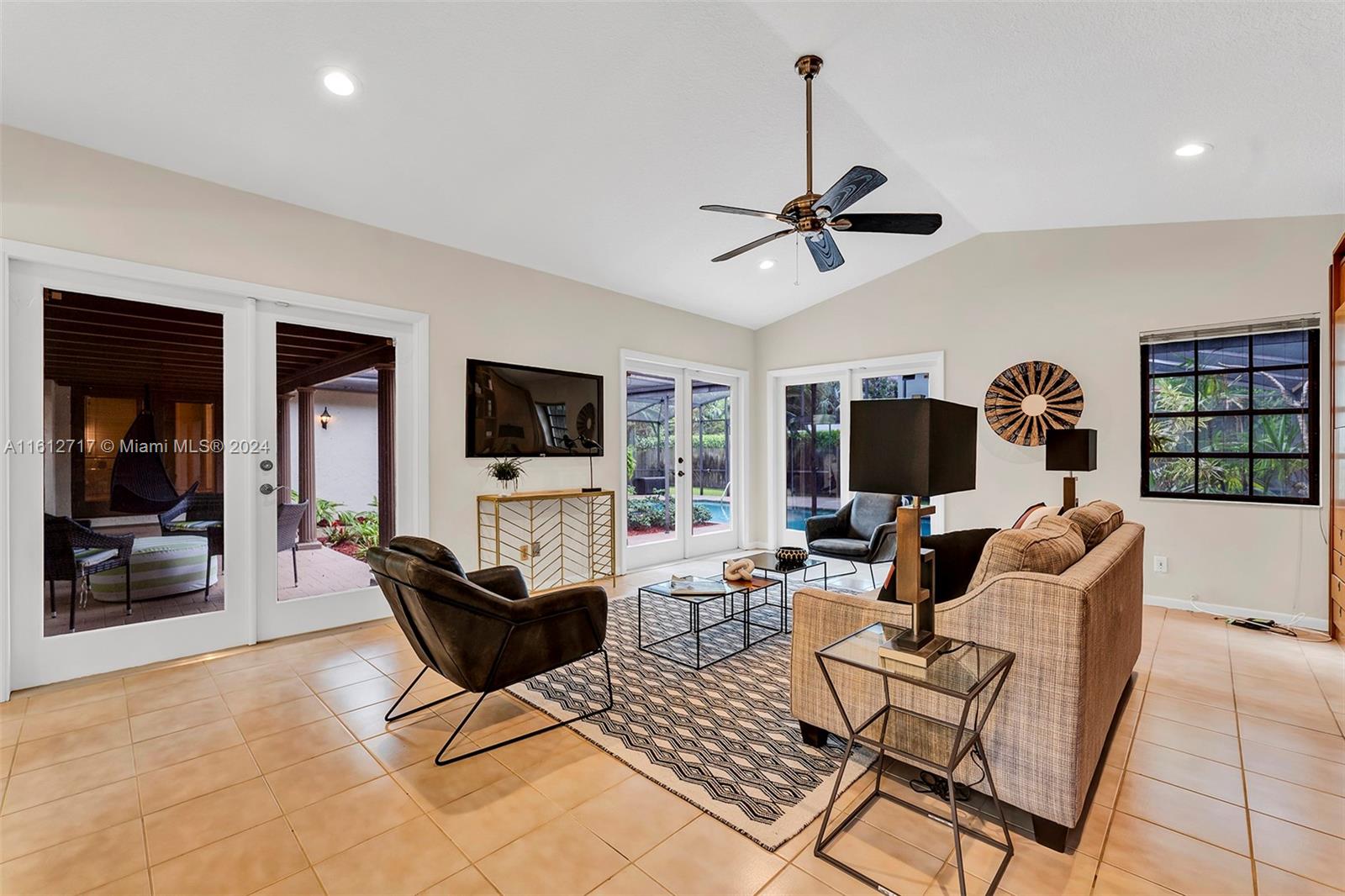 3771 North Park Road Hollywood, FL 33021 - Photo 16 of 62