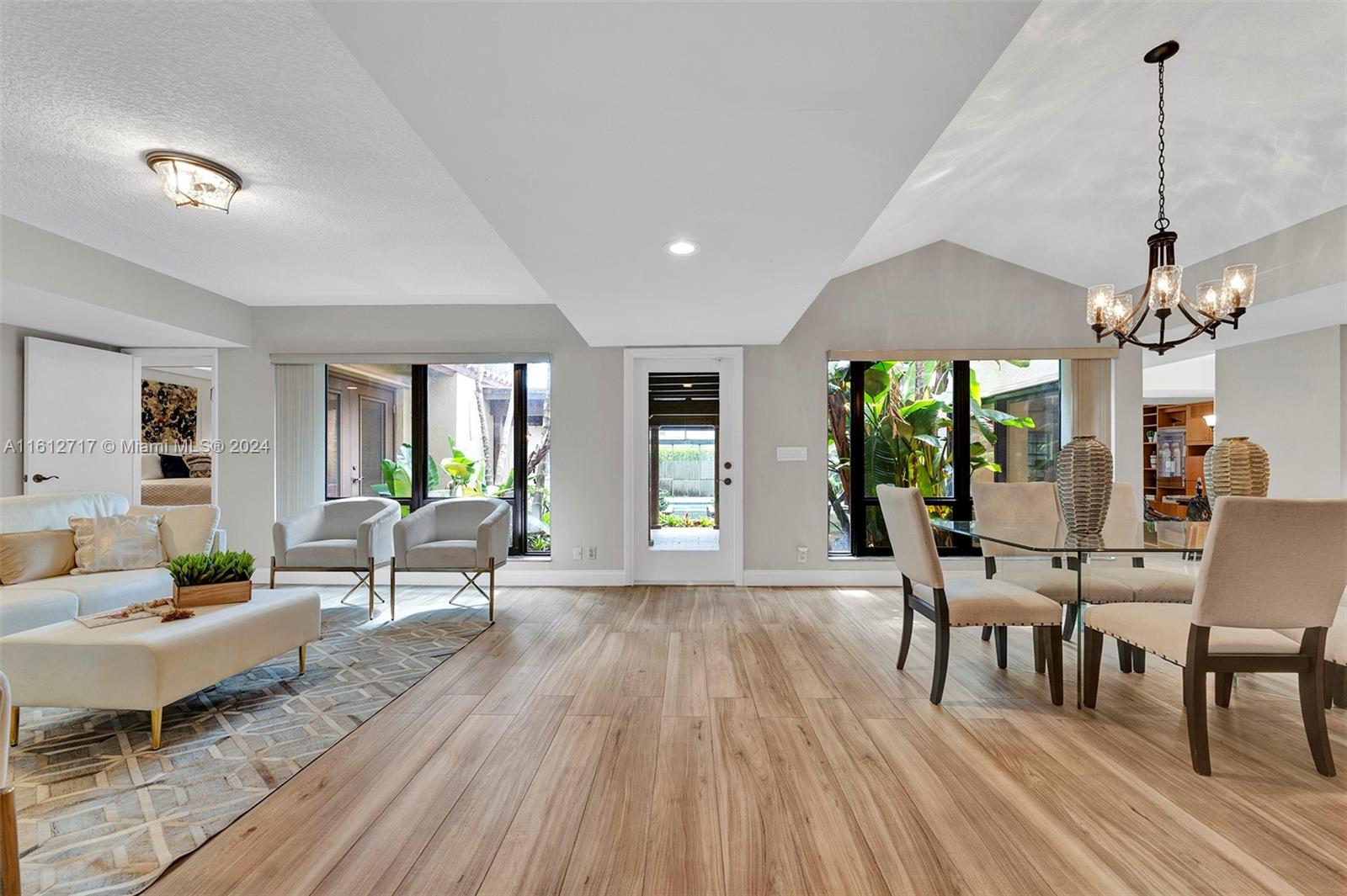 3771 North Park Road Hollywood, FL 33021 - Photo 9 of 62