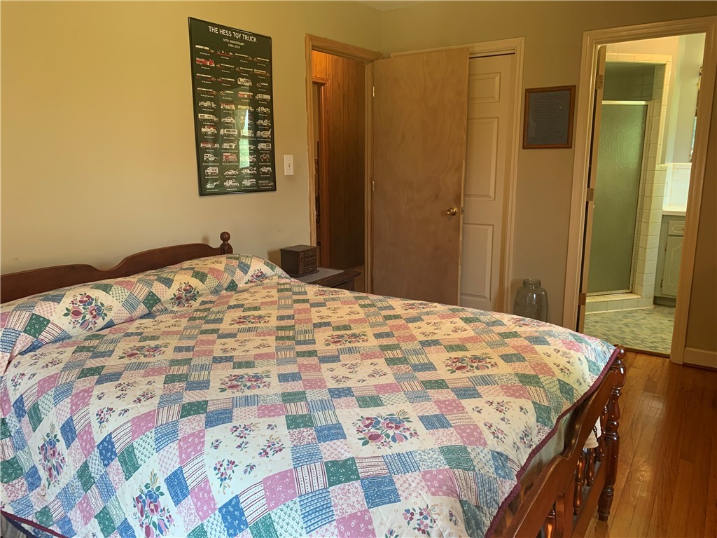 999 Old Calhoun Falls Road Abbeville, SC 29620 - Photo 16 of 33 MASTER BEDROOM