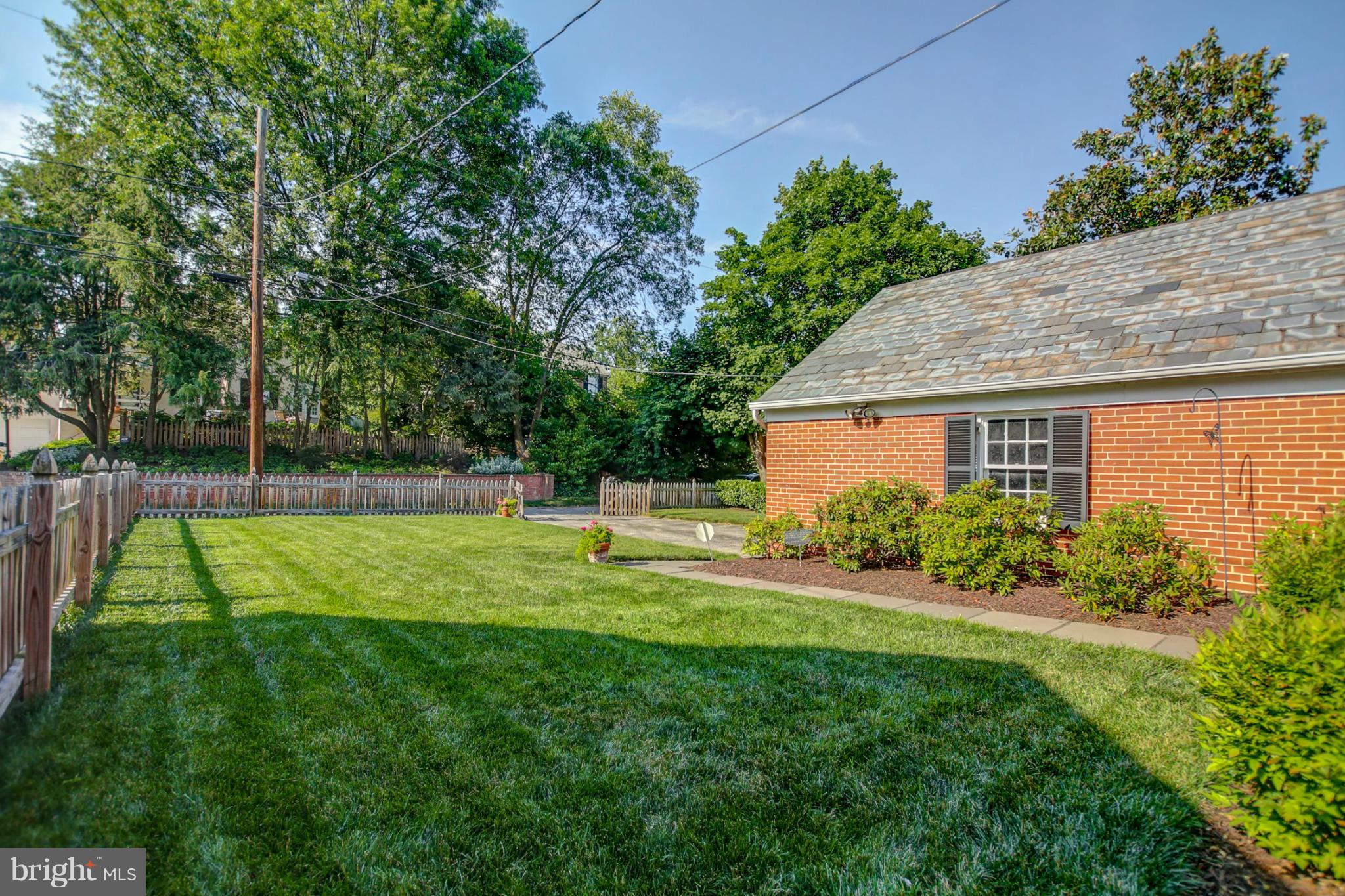 116 Croydon Road Baltimore, MD 21212 - Photo 29 of 30 a view of backyard with a garden and entertaining space