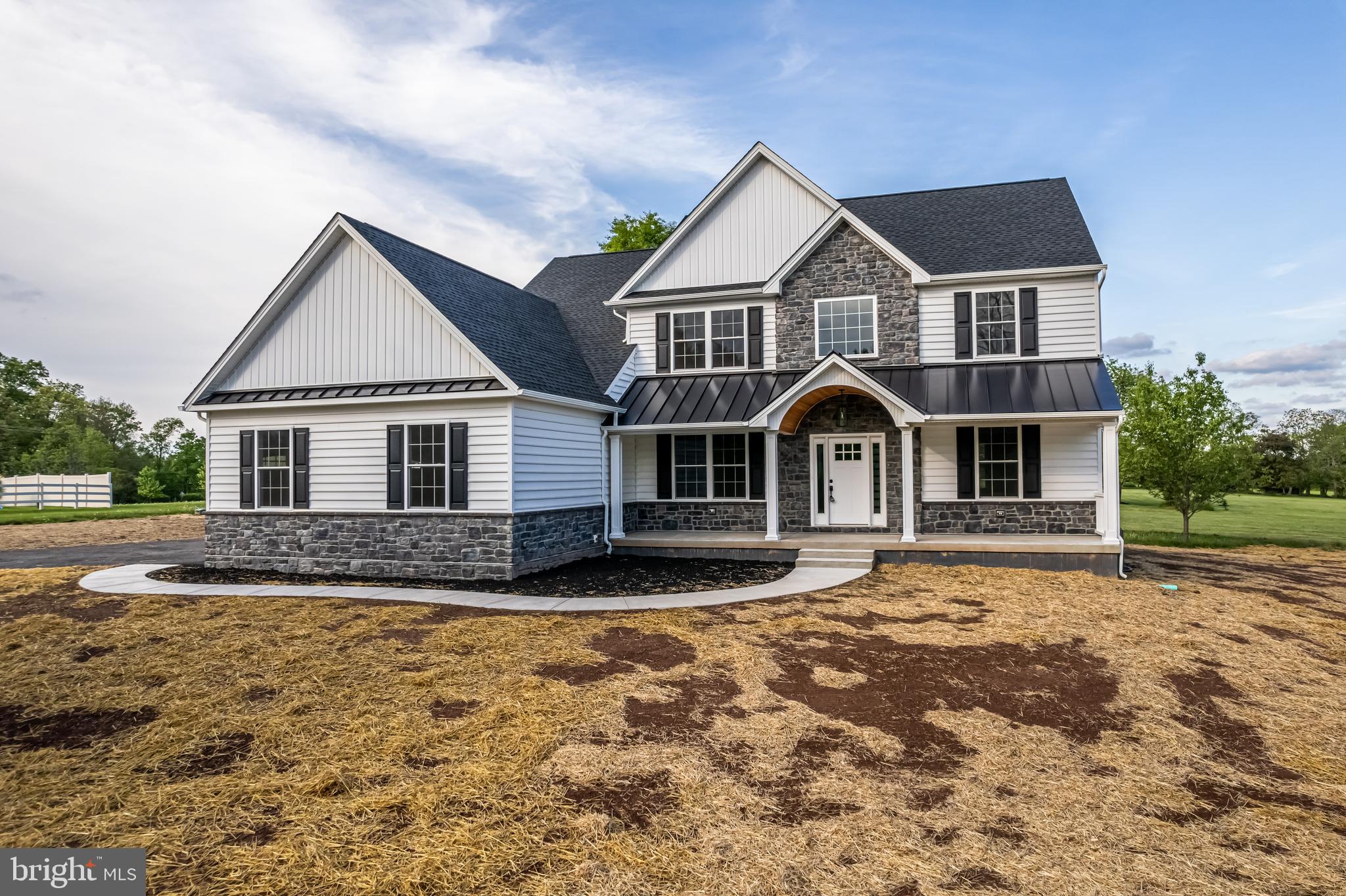 14 Farview Road Telford, PA 18969 - Photo 4 of 35 Exterior Front, with full front Porch