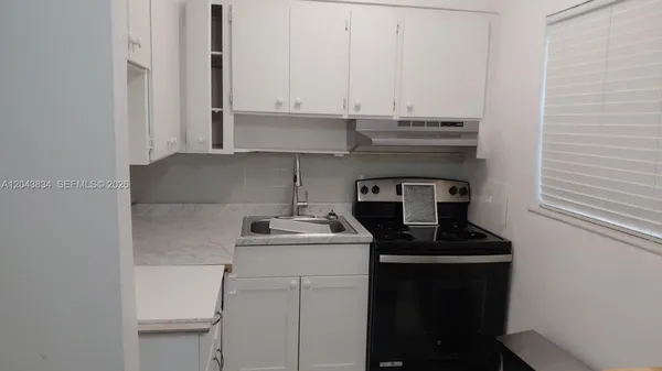 $1,590 | 2130 Garfield Street, Unit A, Hollywood, FL 33020