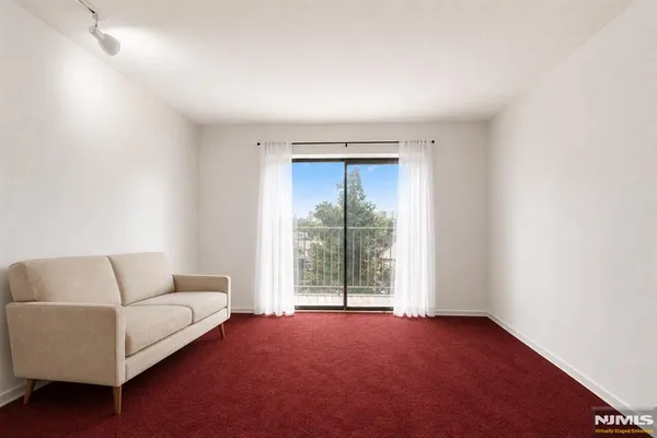 $1,650 | 245 Anderson Street, Unit 4C, Hackensack, NJ 07601