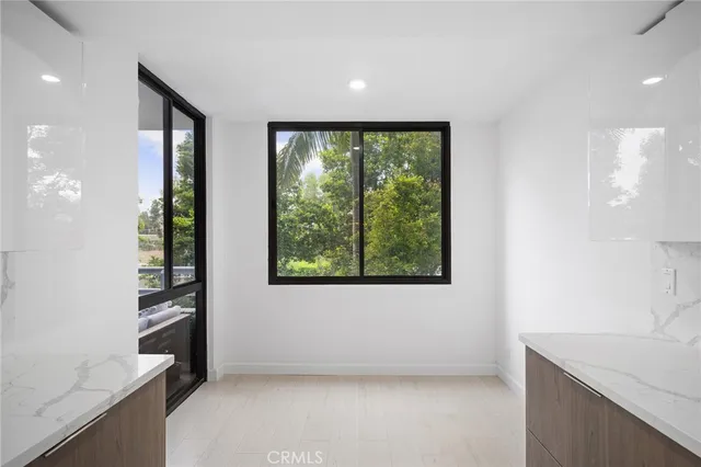 $4,400 | 345 Pioneer Drive, Unit 303, Glendale, CA 91203