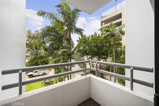 $4,400 | 345 Pioneer Drive, Unit 303, Glendale, CA 91203