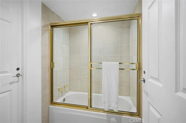 $4,400 | 345 Pioneer Drive, Unit 303, Glendale, CA 91203