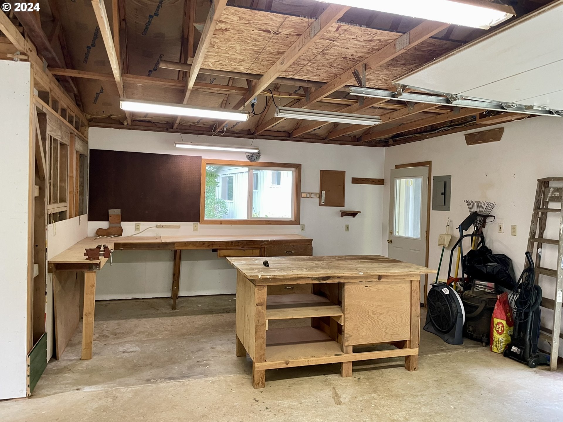 87535 Tiernan Road Mapleton, OR 97453 - Photo 21 of 25 Shop