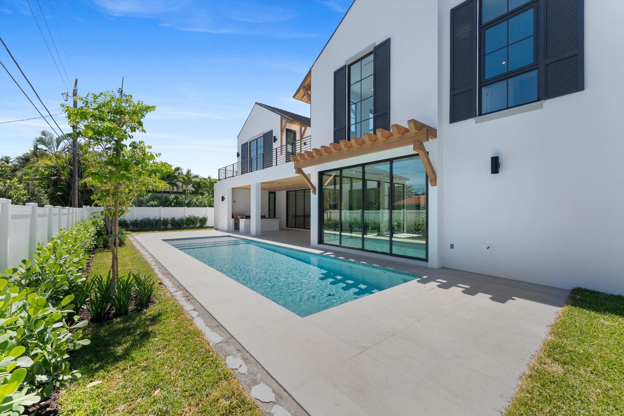 880 Northeast 3rd Avenue Boca Raton, FL 33432 - Photo 84 of 100 Pool/Patio