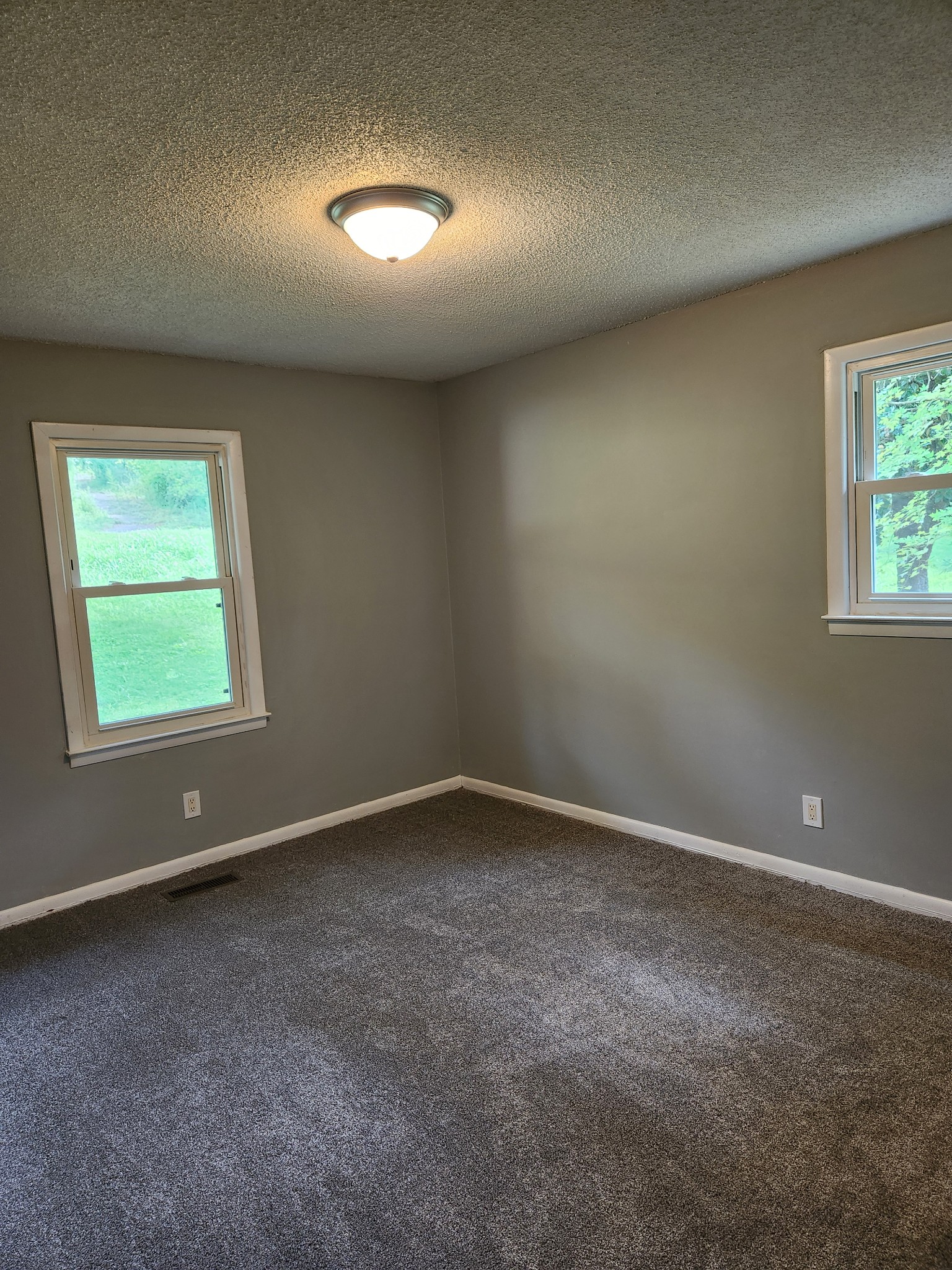 3262 Prospect Road Pulaski, TN 38478 - Photo 17 of 23 an empty room with a window