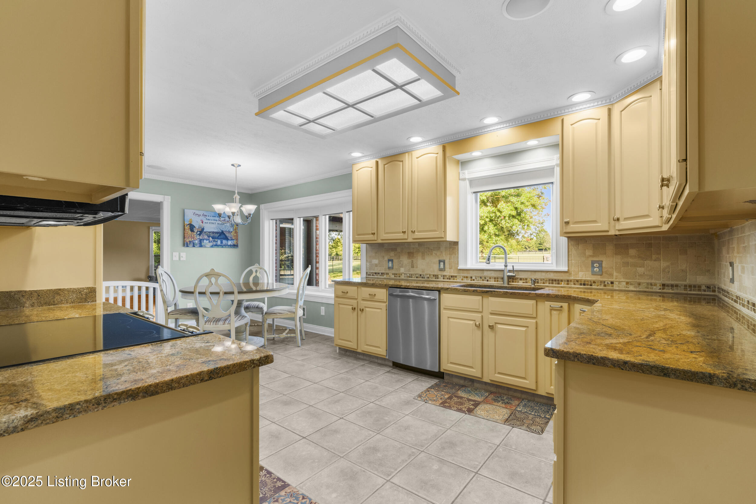 7707 Broad Run Road Louisville, KY 40291 - Photo 14 of 70 Kitchen