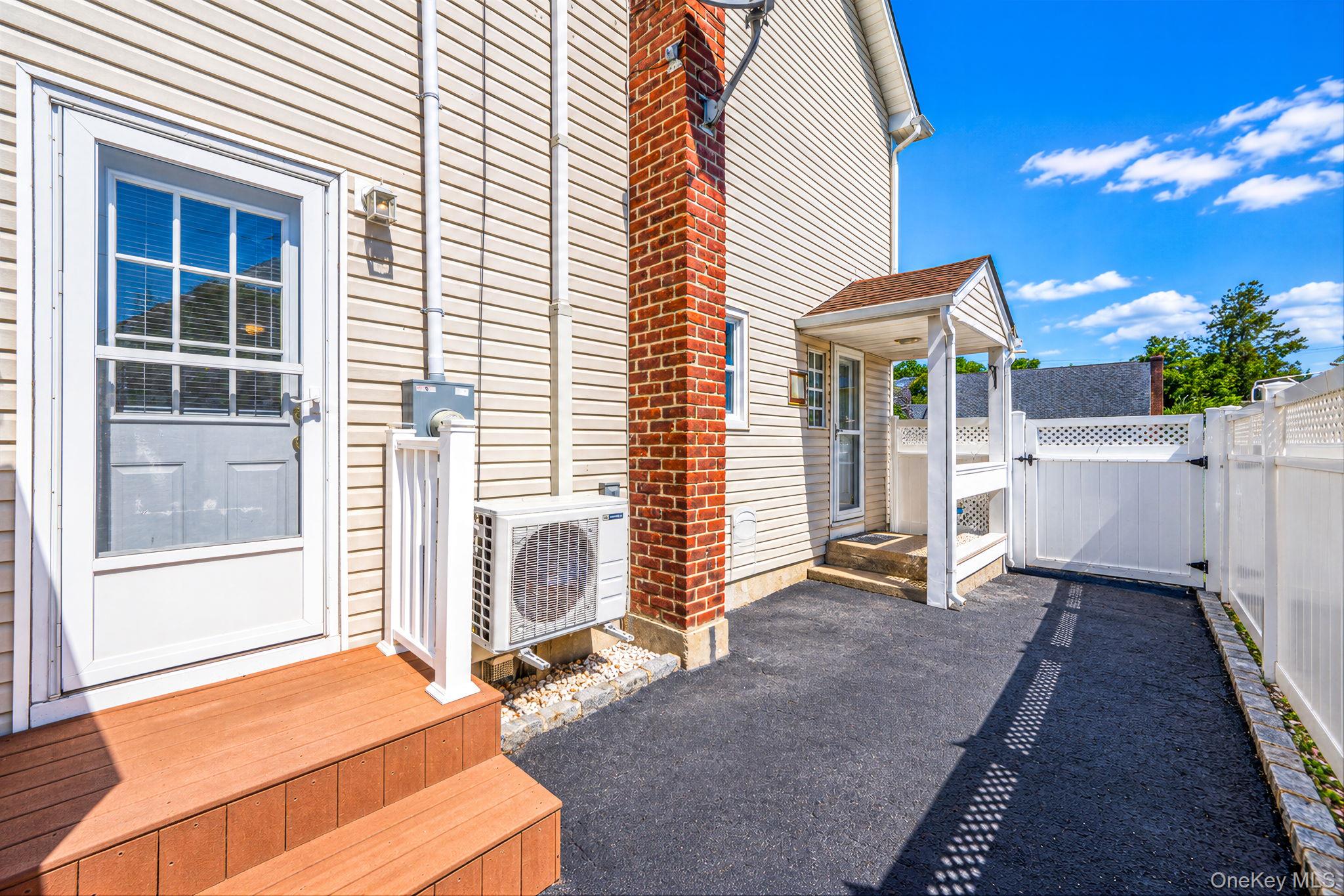 16 Salem Road Hicksville, NY 11801 - Photo 47 of 50 Gallery Image 47