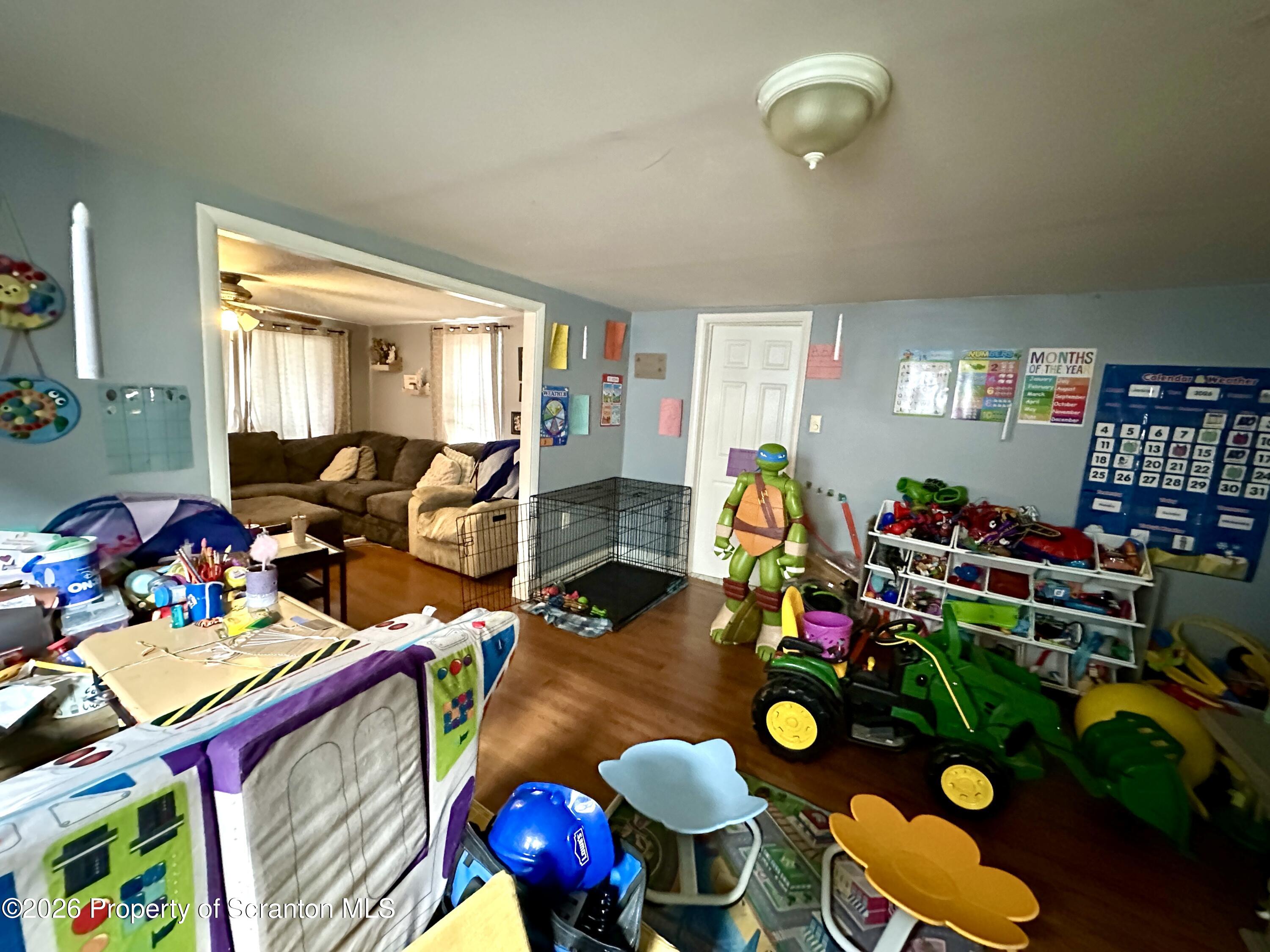 544 Green Street Duryea, PA 18642 - Photo 5 of 14 a very nice looking dining room with lots of stuff