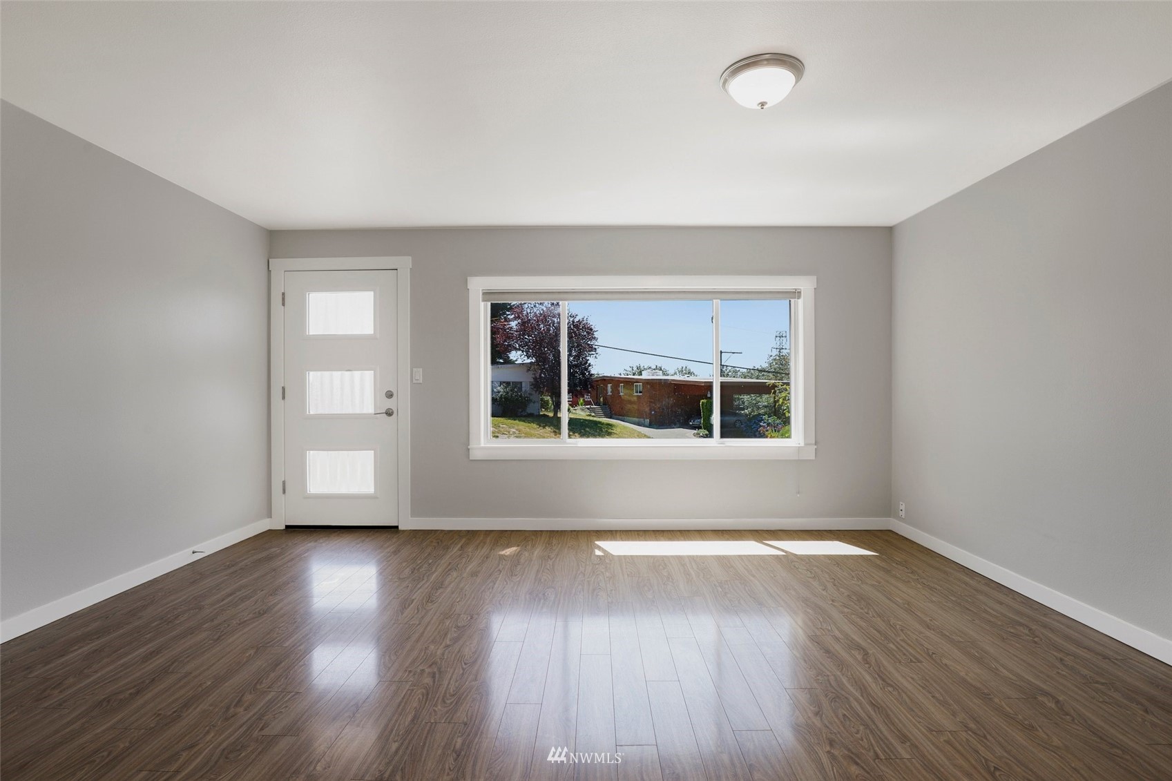 2028 Northeast 7th Street Renton, WA 98056 - Photo 3 of 21 Gallery Image 3