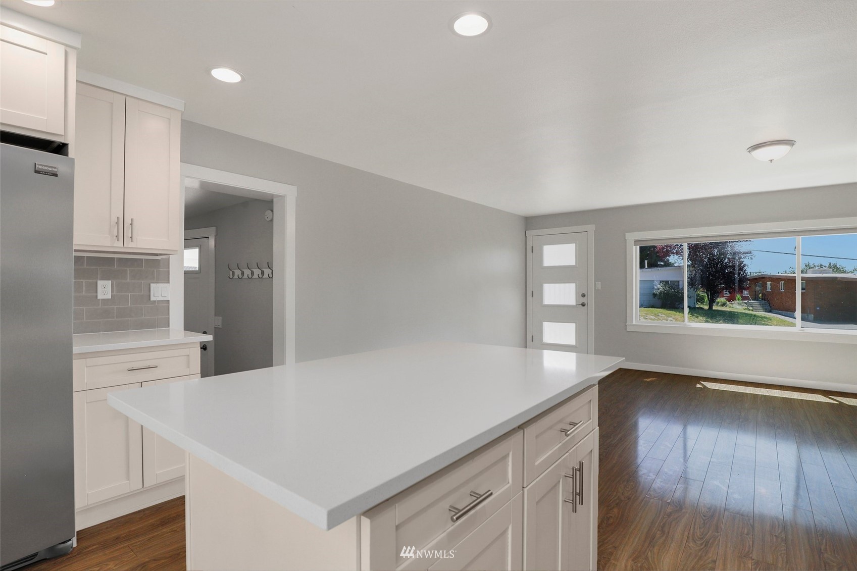 2028 Northeast 7th Street Renton, WA 98056 - Photo 7 of 21 Gallery Image 7