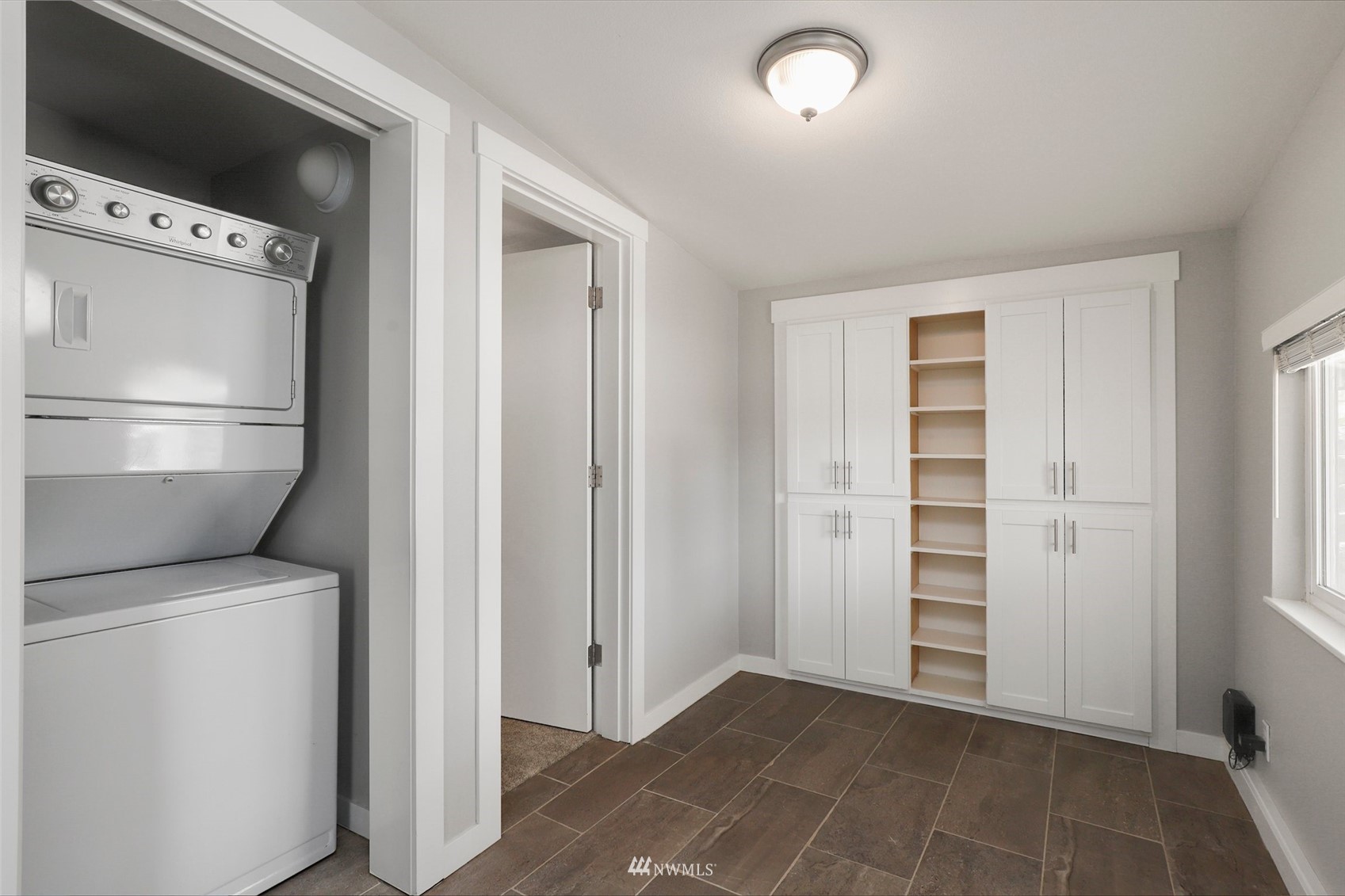 2028 Northeast 7th Street Renton, WA 98056 - Photo 8 of 21 Gallery Image 8