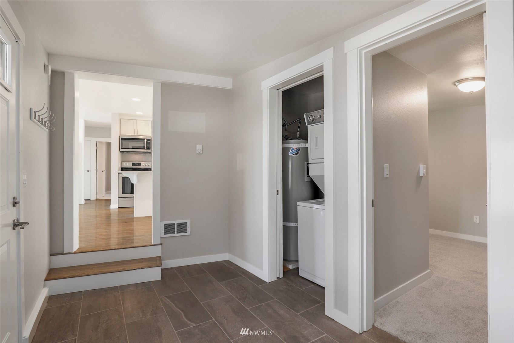 2028 Northeast 7th Street Renton, WA 98056 - Photo 9 of 21 Gallery Image 9