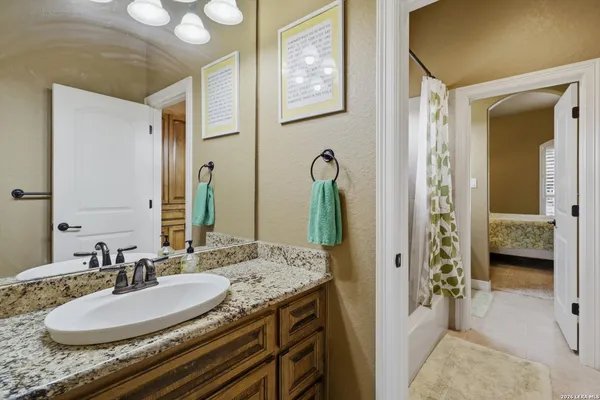 $880,000 | 8123 Wild Wind, Garden Ridge, TX 78266