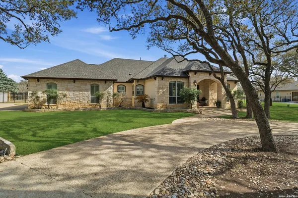 $880,000 | 8123 Wild Wind, Garden Ridge, TX 78266
