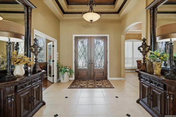 $880,000 | 8123 Wild Wind, Garden Ridge, TX 78266