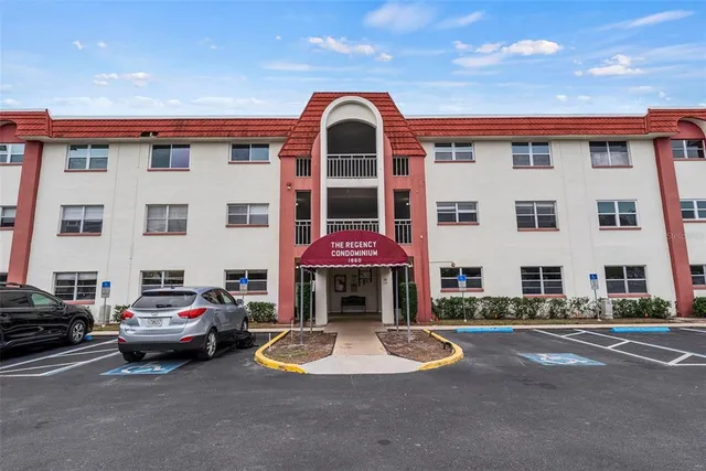 $159,000 | 1860 Massachusetts Avenue Northeast, Unit 206, St. Petersburg, FL 33703